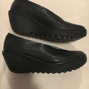 Fly London Yaz Wedge size 41